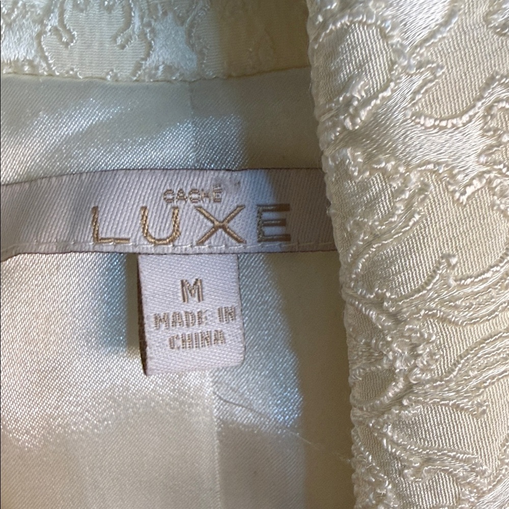 CACHE’ LUXE Elegant Cream Women's Coat with brass Buttons - Picture 2 of 11